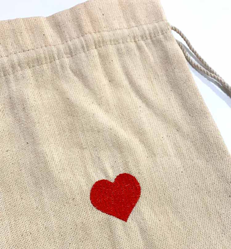 BOLSA-TELA-AMOR-AMISTAD-CORAZON-PEQUEÑO2.jpg