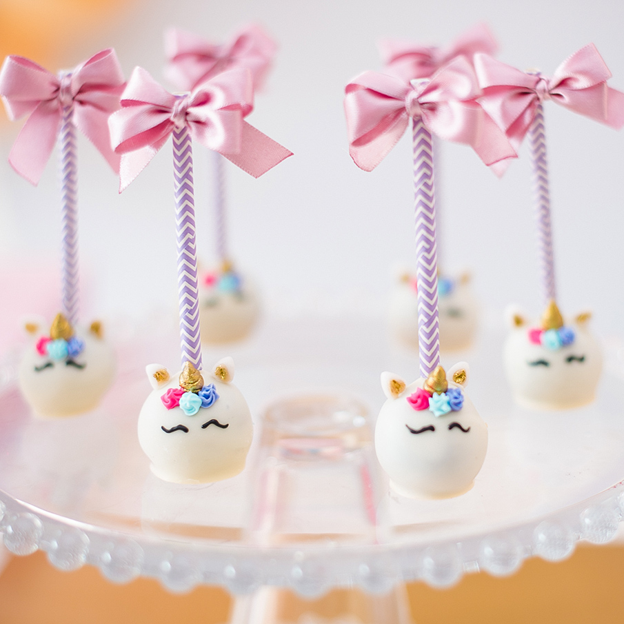 FIESTA-INFANTIL-UNICORNIO-REPOSTERIA-CAKEPOPS.jpg